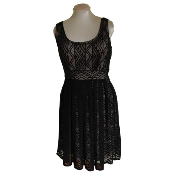 London Times Dresses & Skirts - 𝅺NWT London Times Black Nude Lace Dress Size 12